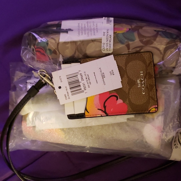 SET-NWT Coach Signature Canvas w/ Vintage Rose Print BUNDLE-Tote & 3 accessories - Picture 13 of 14